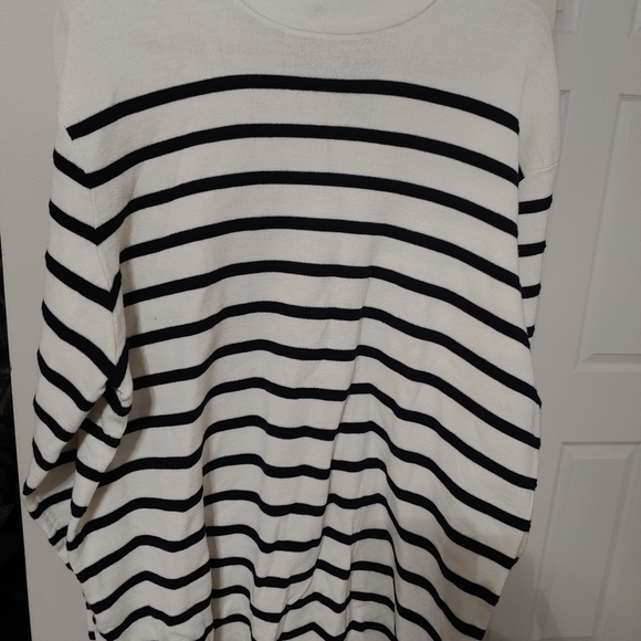 Sweater - Picture 10 of 10